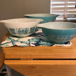 Set of 3 Amish Butterprint Pyrex Cinderella Bowls EUC
